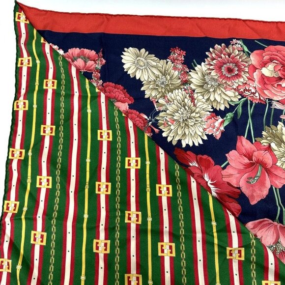 GUCCI Floral all-over pattern Flora Flower Triangle Scarf silk Multicolore - Picture 13 of 16